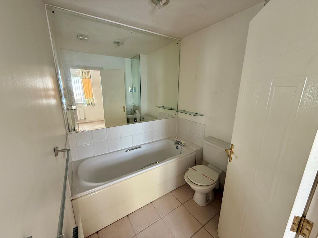 Lot: 162 - VACANT HOUSE IN GATED DEVELOPMENT - Bedroom one's en-suite